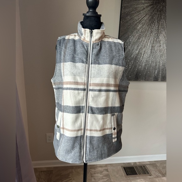 Alter’d State never worn plaid winter vest. Size Medium - Picture 2 of 12